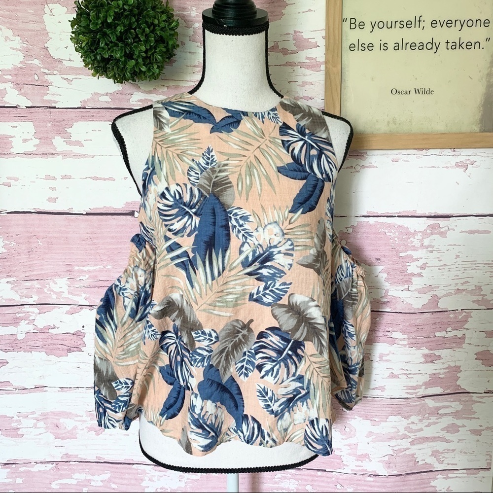 Alythea Blush Tropical Print Cold Shoulder Top size Small